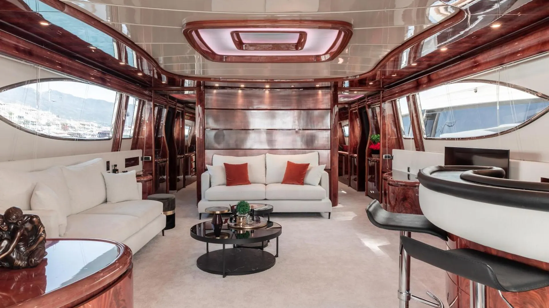Super Yacht Located In Puerto Banus 호텔 마르베야 보트호텔