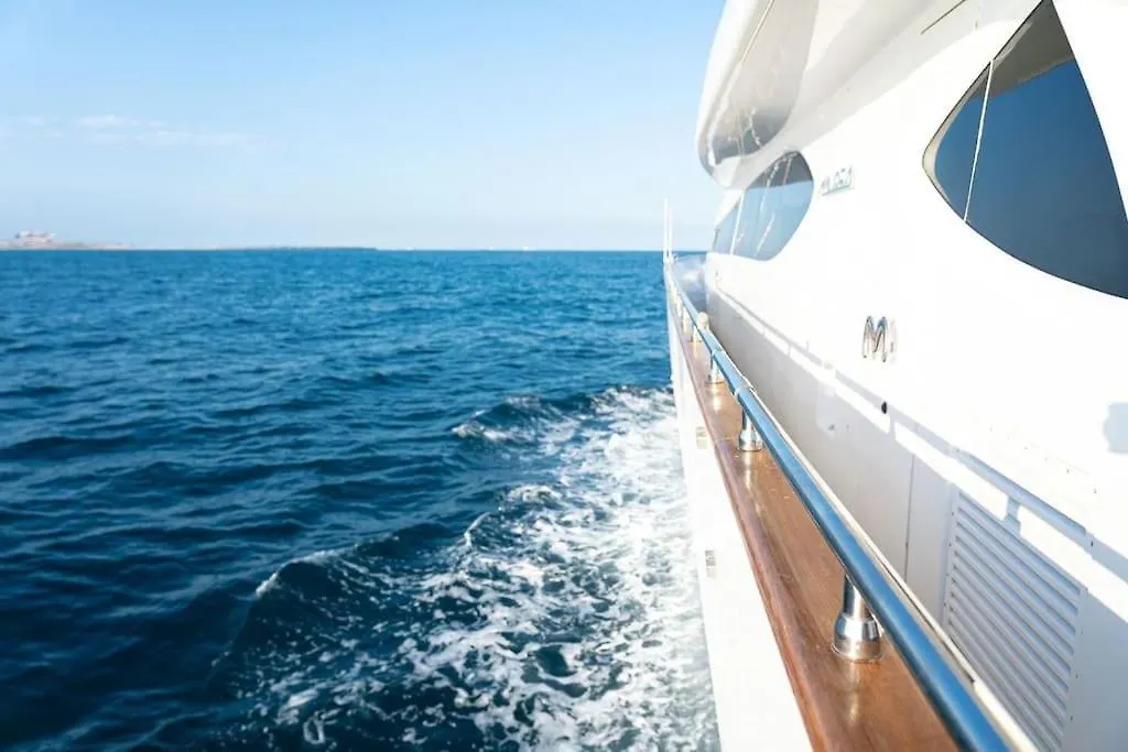 보트호텔 Super Yacht Located In Puerto Banus 호텔 마르베야